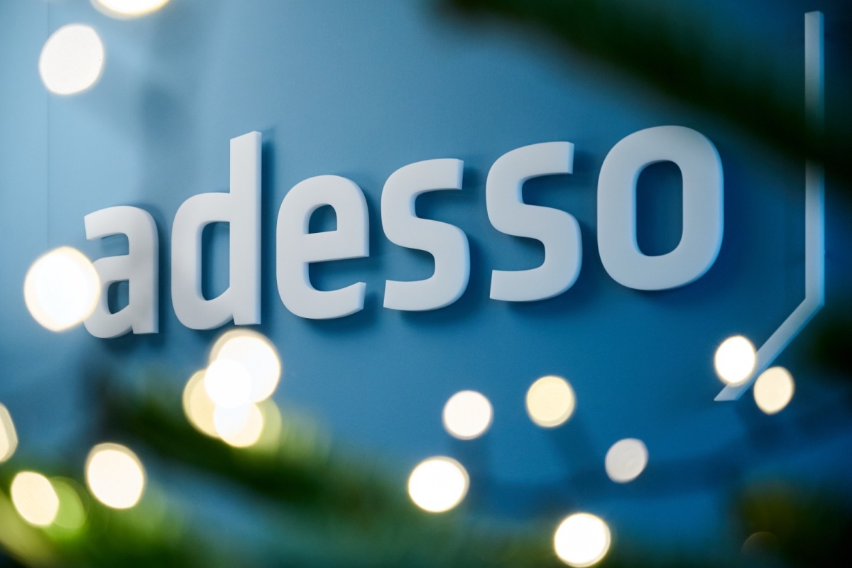 adesso logo