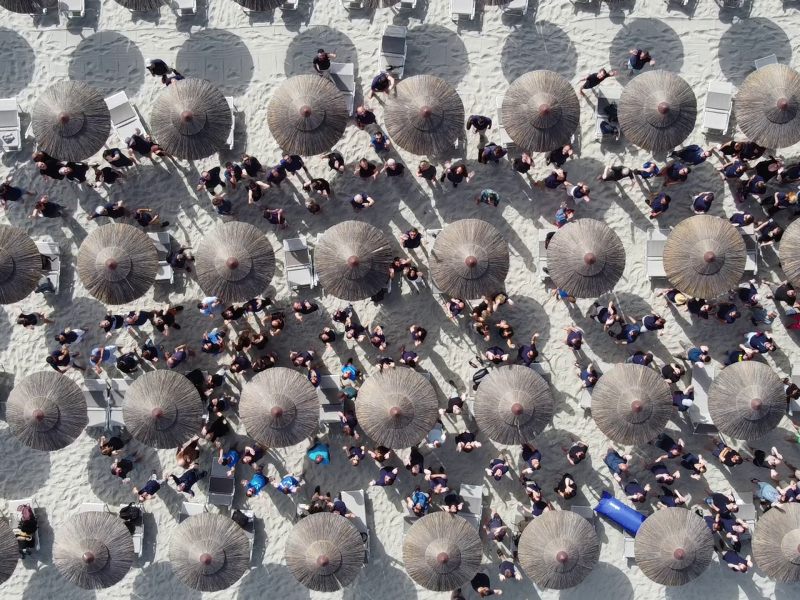 Drone shot of the adesso eduCamp Group picture on the beach